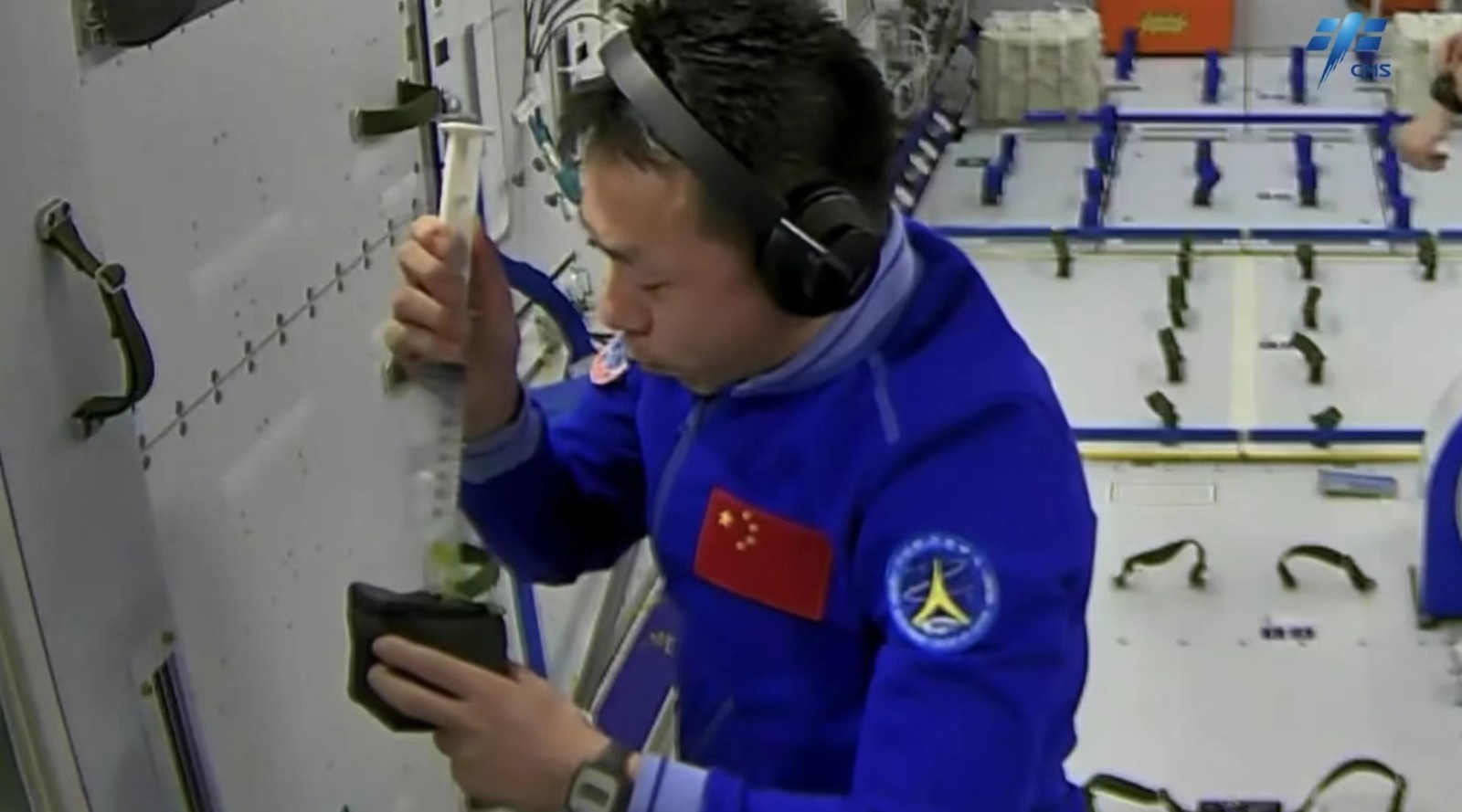 中國太空站航天員出艙作業 7小時完成任務 | 航空航天 | 中國科技 | 當代中國