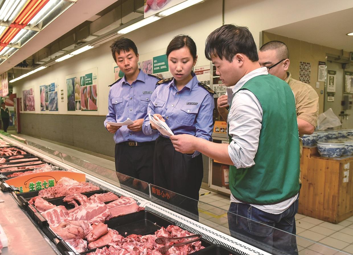 西安市市场监督管理局监管人员检查食品经营单位